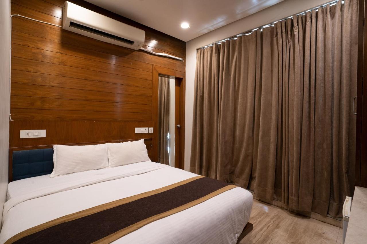 Hotel Kyra Airport Ahmedabad Exterior photo