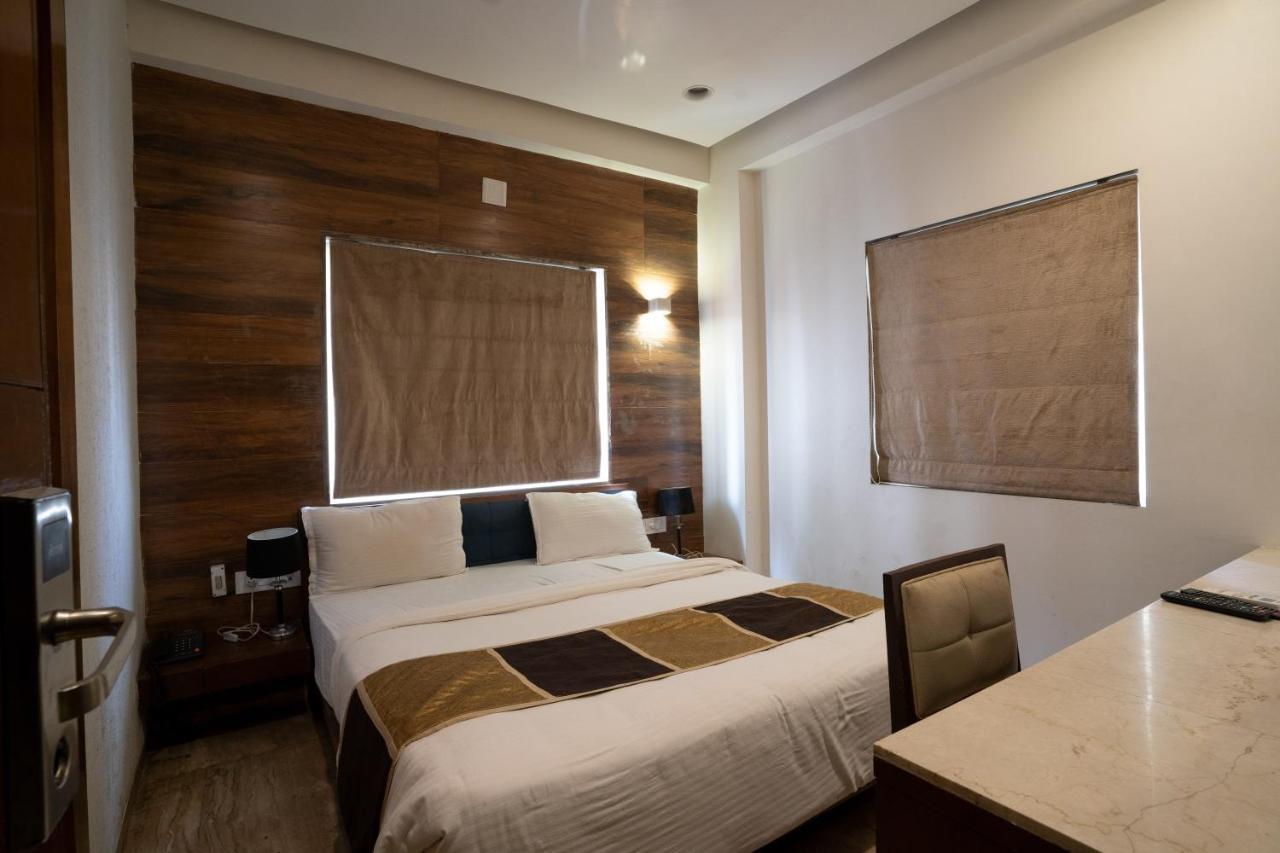 Hotel Kyra Airport Ahmedabad Exterior photo